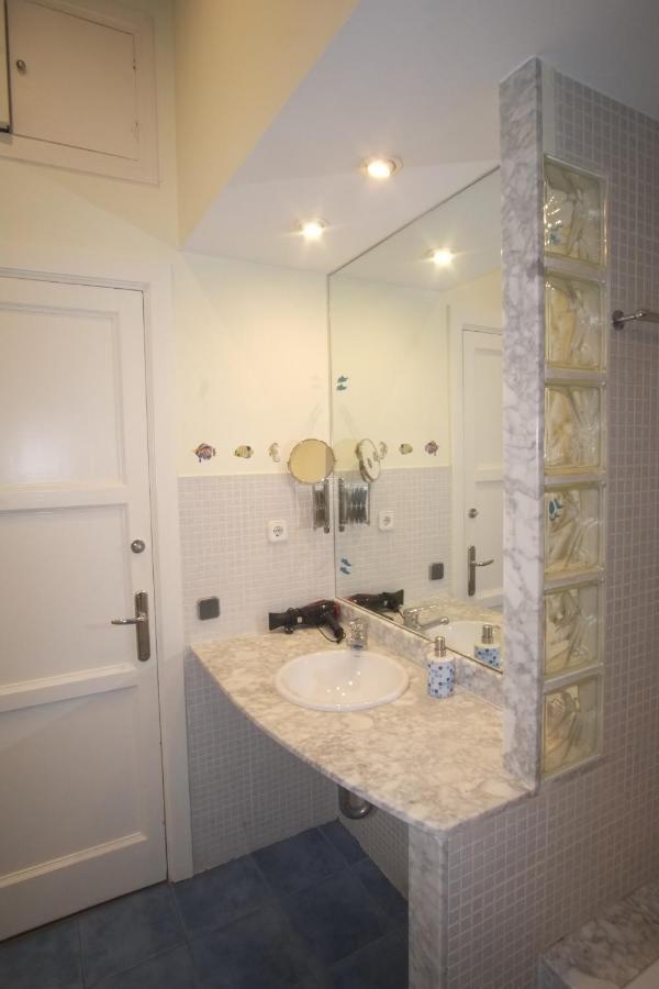 Lovely Apartment At Park Gueell Barcellona Esterno foto